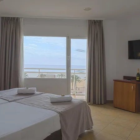 Rosamar & 4*s ホテル